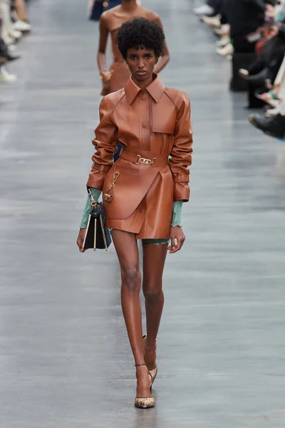 Look 26